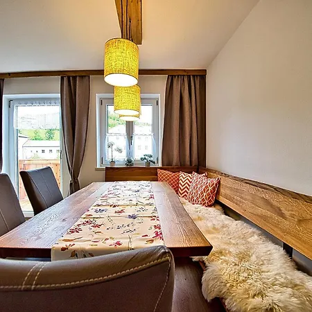 Am Bruckenstueberl Apartment